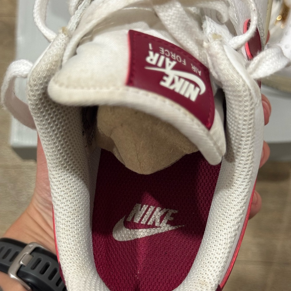 Nike Women's White and Red Low-Top Sneakers - Picture 7 of 11